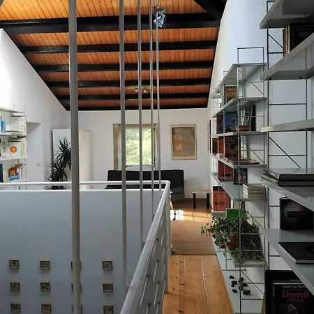 A Casa Do Tragaluz Casa Rural Con Restauración De Diseño En Сasa de vacaciones *