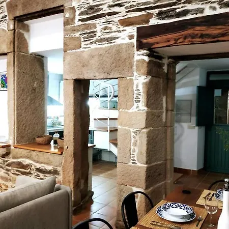Holiday home A Casa Do Tragaluz Casa Rural Con Restauracion De Diseno En Lugo