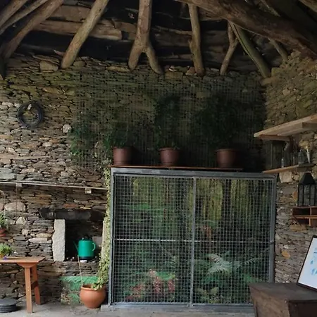 A Casa Do Tragaluz Casa Rural Con Restauración De Diseño En Сasa de vacaciones