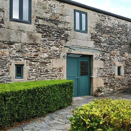 Сasa de vacaciones A Casa Do Tragaluz Casa Rural Con Restauración De Diseño En