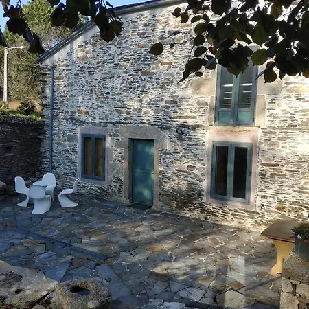 Сasa de vacaciones A Casa Do Tragaluz Casa Rural Con Restauración De Diseño En