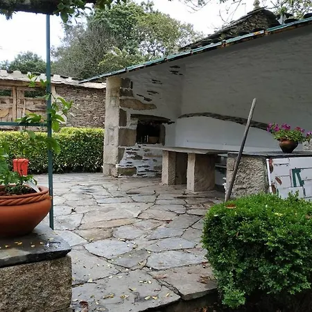 A Casa Do Tragaluz Casa Rural Con Restauración De Diseño En * Lugo