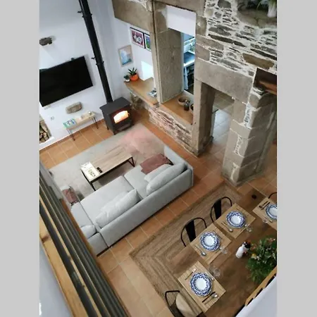 Сasa de vacaciones A Casa Do Tragaluz Casa Rural Con Restauración De Diseño En