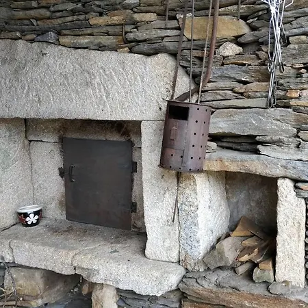 A Casa Do Tragaluz Casa Rural Con Restauración De Diseño En *
