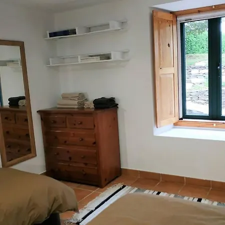 Сasa de vacaciones A Casa Do Tragaluz Casa Rural Con Restauración De Diseño En