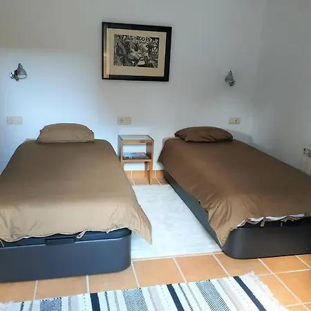 A Casa Do Tragaluz Casa Rural Con Restauracion De Diseno En Holiday home *