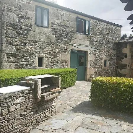 Holiday home A Casa Do Tragaluz Casa Rural Con Restauracion De Diseno En
