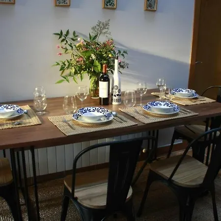 Сasa de vacaciones A Casa Do Tragaluz Casa Rural Con Restauración De Diseño En Lugo