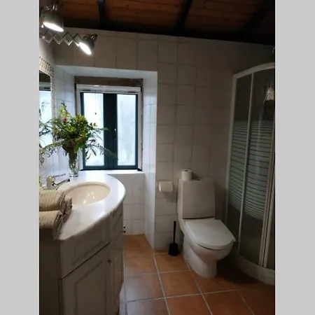 A Casa Do Tragaluz Casa Rural Con Restauración De Diseño En Сasa de vacaciones *